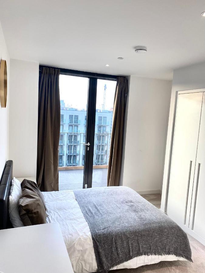 Riverside Rooms And Apartments Londra Dış mekan fotoğraf