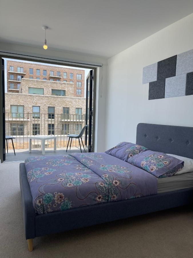 Riverside Rooms And Apartments Londra Dış mekan fotoğraf