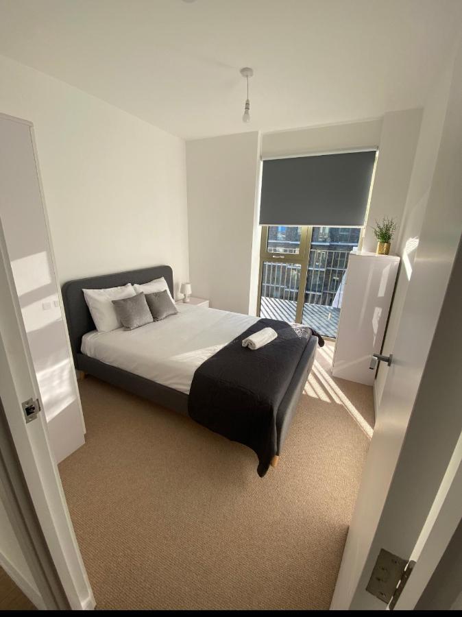 Riverside Rooms And Apartments Londra Dış mekan fotoğraf