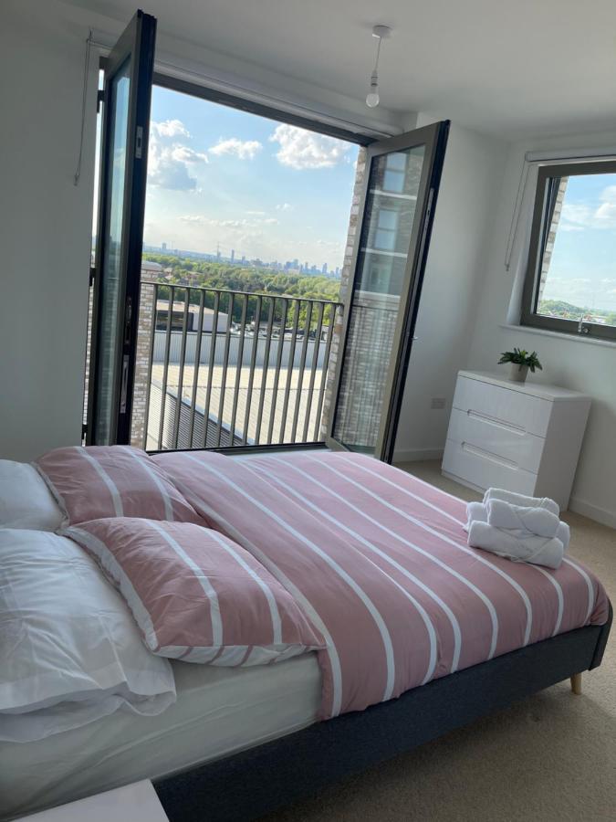 Riverside Rooms And Apartments Londra Dış mekan fotoğraf