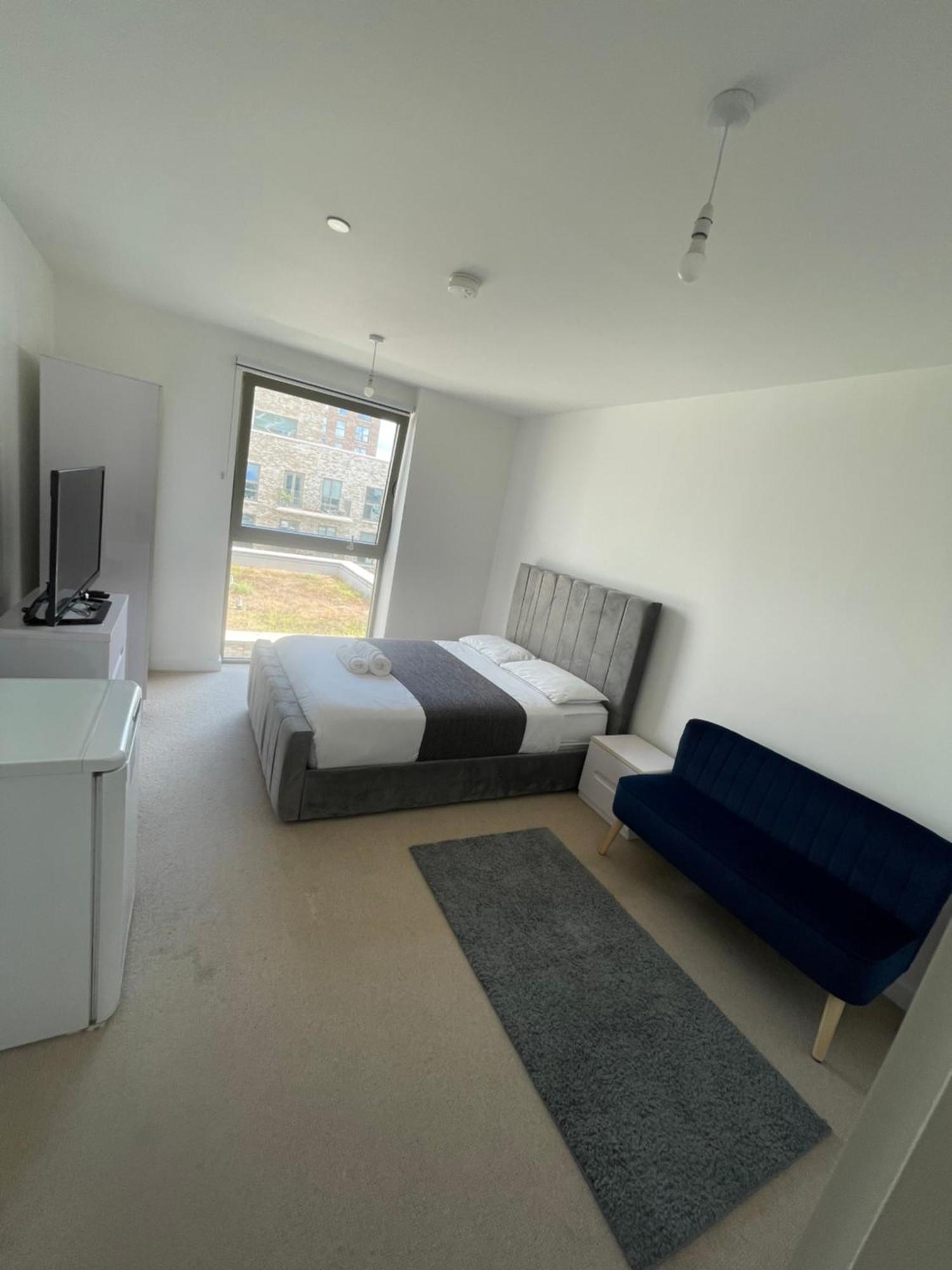 Riverside Rooms And Apartments Londra Dış mekan fotoğraf